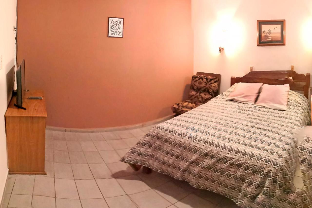 לינה וארוחת בוקר קוצ'במבה Casa Discreta מראה חיצוני תמונה
