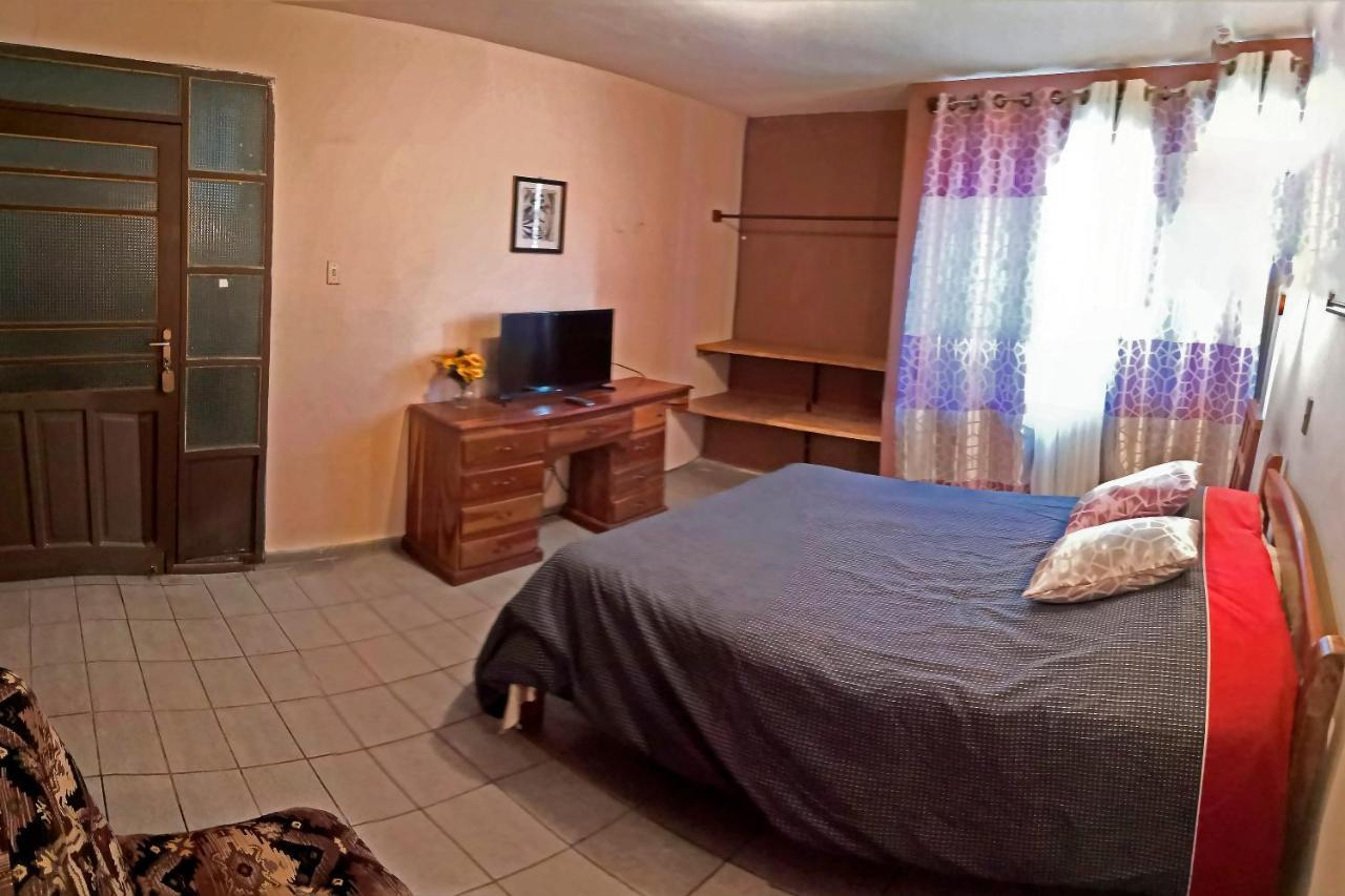 לינה וארוחת בוקר קוצ'במבה Casa Discreta מראה חיצוני תמונה