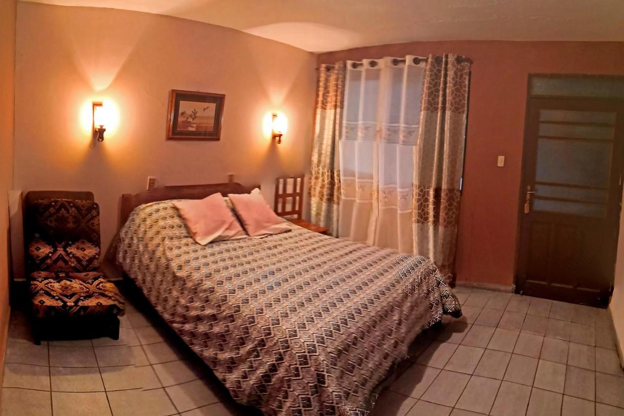 לינה וארוחת בוקר קוצ'במבה Casa Discreta מראה חיצוני תמונה