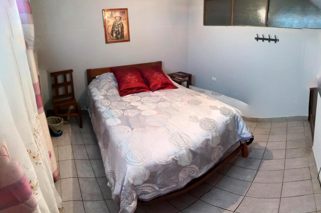לינה וארוחת בוקר קוצ'במבה Casa Discreta מראה חיצוני תמונה